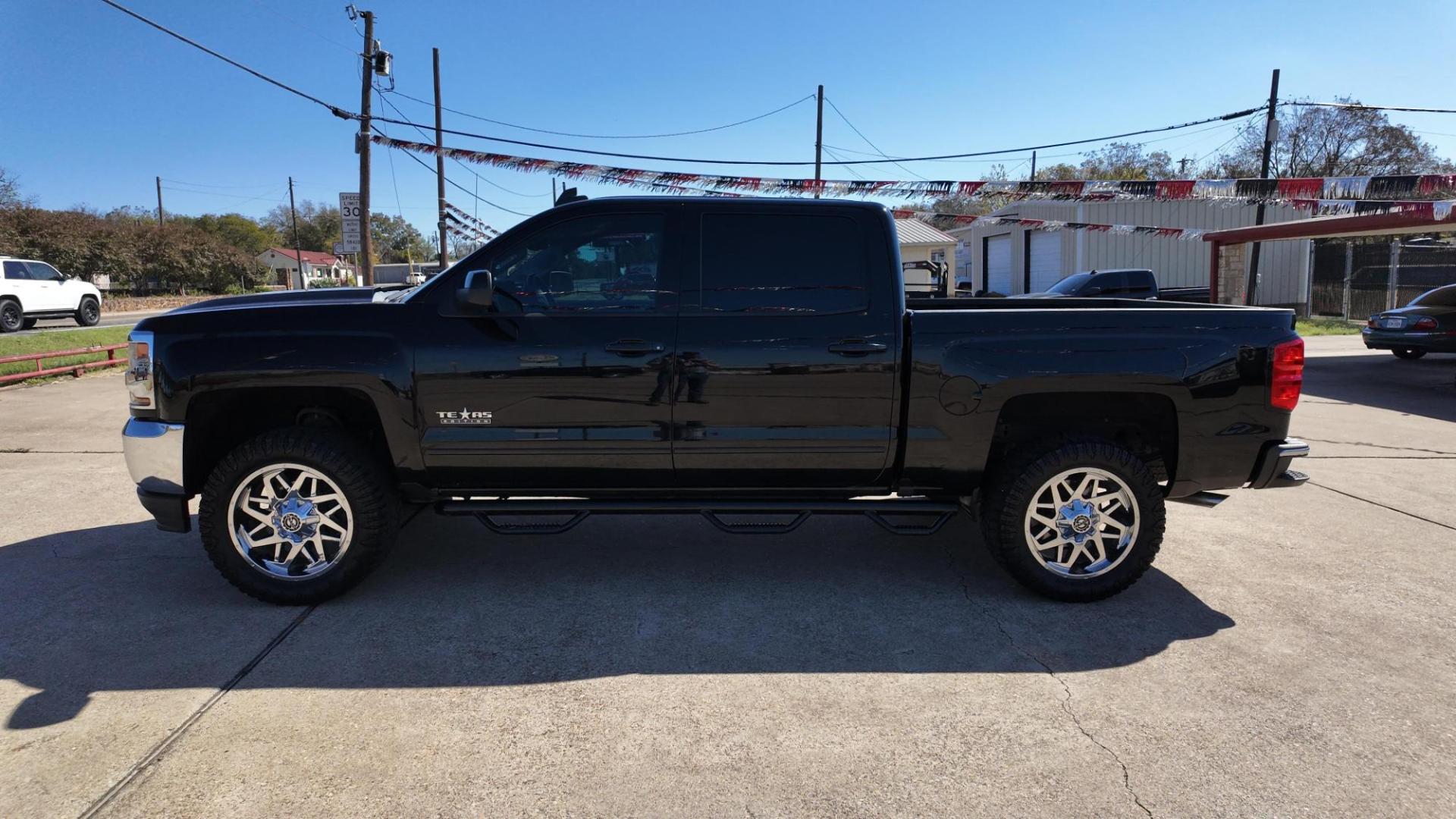 2018 Black Chevrolet Silverado1500 (3GCPCREC5JG) with an 5.3L V8 OHV 16V engine, located at 605 West Oak Street, West, TX, 76691, (254) 826-5852, 31.803501, -97.098549 - Photo#2