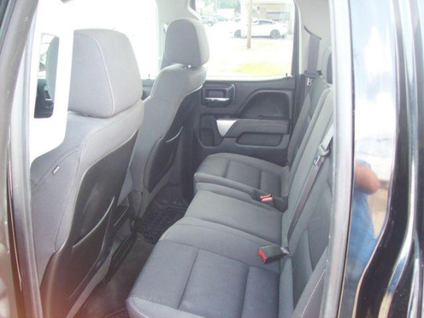 2015 Black /Dark Ash Seats w/Jet Black Interior Accents, cloth Chevrolet Silverado 1500 LT Double Cab 4WD (1GCVKREC6FZ) with an 5.3L V8 OHV 16V engine, 6-Speed Automatic transmission, located at 605 West Oak Street, West, TX, 76691, (254) 826-5852, 31.803501, -97.098549 - Photo#4