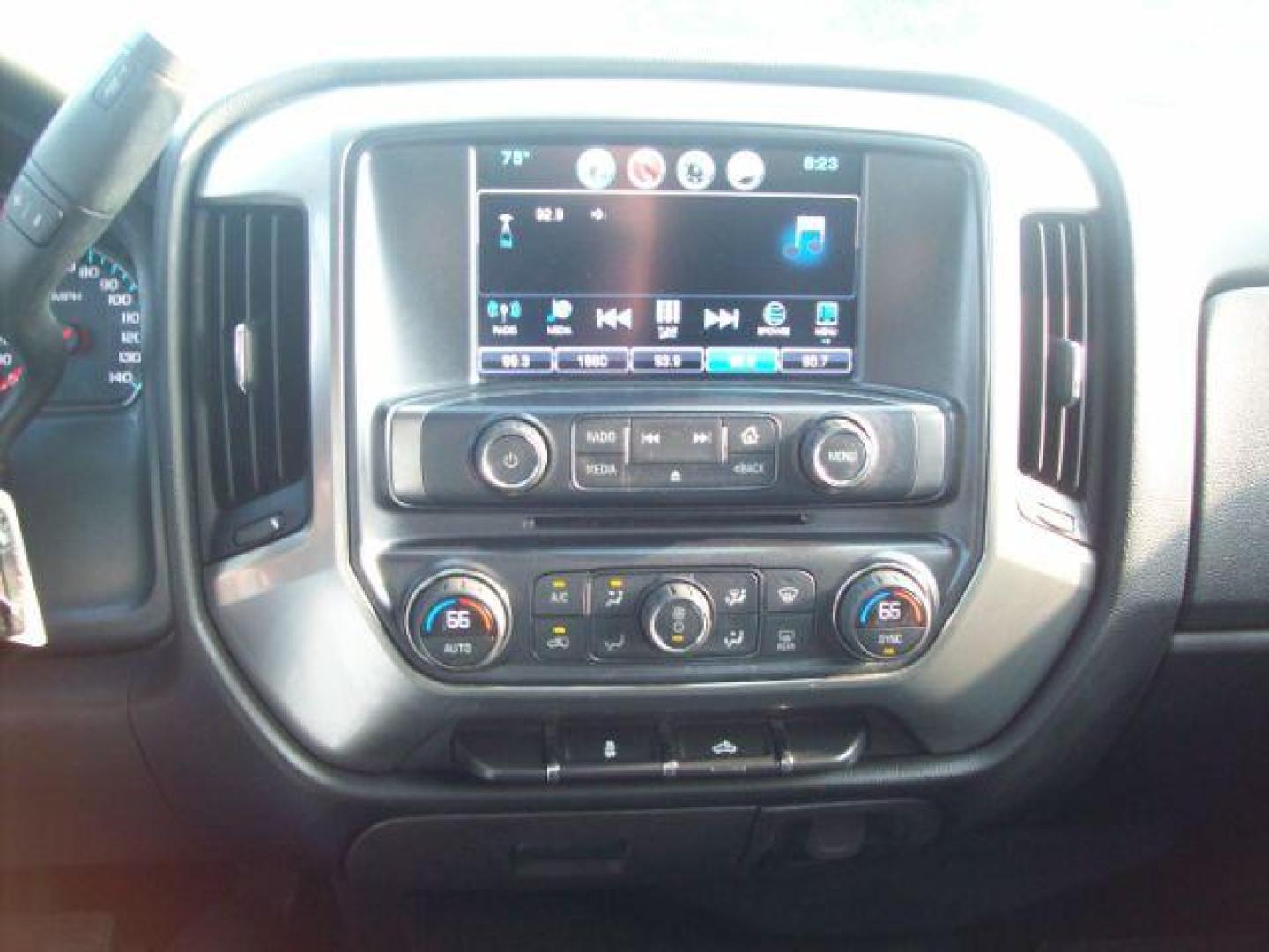 2018 White /Jet Black, cloth Chevrolet Silverado 1500 LT Crew Cab 2WD (3GCPCREC6JG) with an 5.3L V8 OHV 16V engine, 6-Speed Automatic transmission, located at 605 West Oak Street, West, TX, 76691, (254) 826-5852, 31.803501, -97.098549 - Photo#6