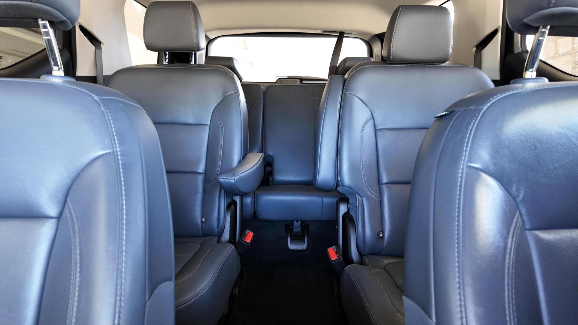 2021 /Dark Atmosphere/Medium Ash Gray, leather Jet Black Chevrolet Traverse 74440 (1GNERHKW4MJ) with an 3.6L V6 DOHC 24V engine, 9-Speed Automatic transmission, located at 605 West Oak Street, West, TX, 76691, (254) 826-5852, 31.803501, -97.098549 - Photo#6