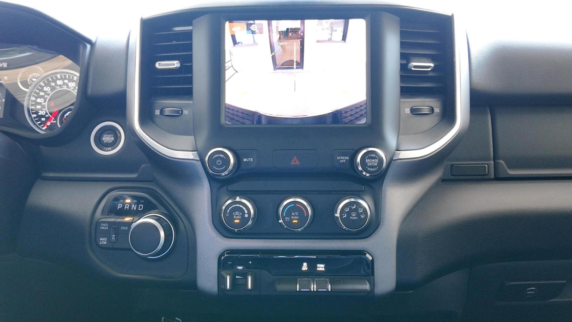 2024 /Black/Diesel Gray Black RAM 2500 84795 (3C6UR5DJ9RG) with an 6.4L V8 engine, 6-Speed Automatic transmission, located at 605 West Oak Street, West, TX, 76691, (254) 826-5852, 31.803501, -97.098549 - Photo#4