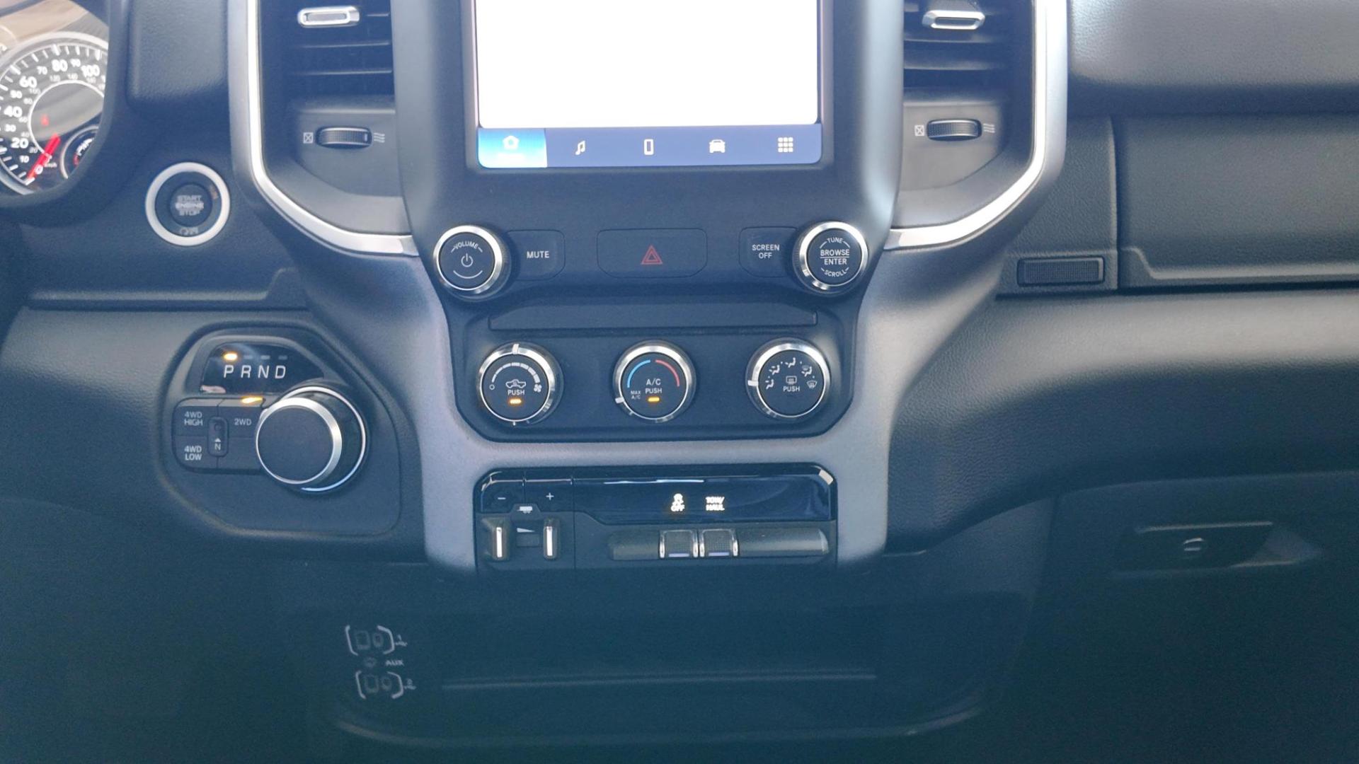 2024 /Black/Diesel Gray Black RAM 2500 84795 (3C6UR5DJ9RG) with an 6.4L V8 engine, 6-Speed Automatic transmission, located at 605 West Oak Street, West, TX, 76691, (254) 826-5852, 31.803501, -97.098549 - Photo#7