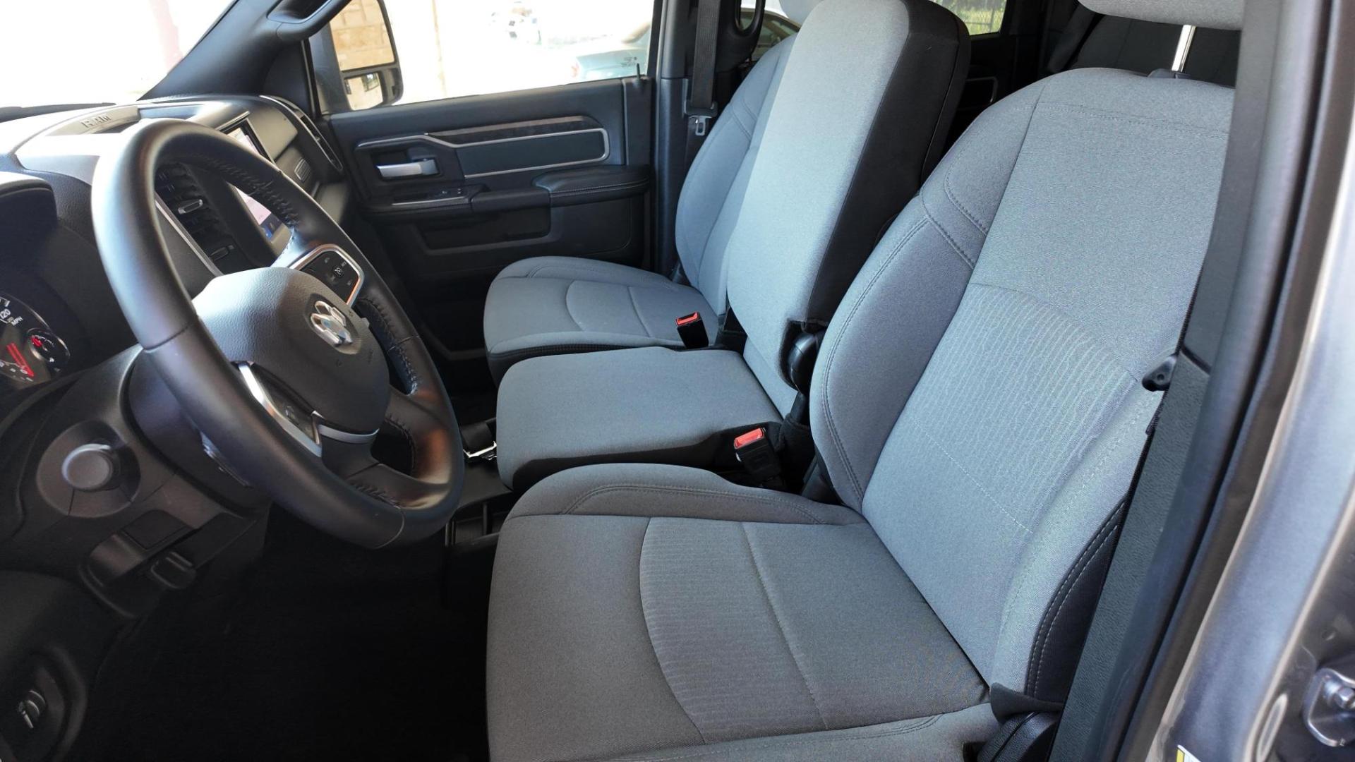 2024 /Black/Diesel Gray Black RAM 2500 84795 (3C6UR5DJ9RG) with an 6.4L V8 engine, 6-Speed Automatic transmission, located at 605 West Oak Street, West, TX, 76691, (254) 826-5852, 31.803501, -97.098549 - Photo#9