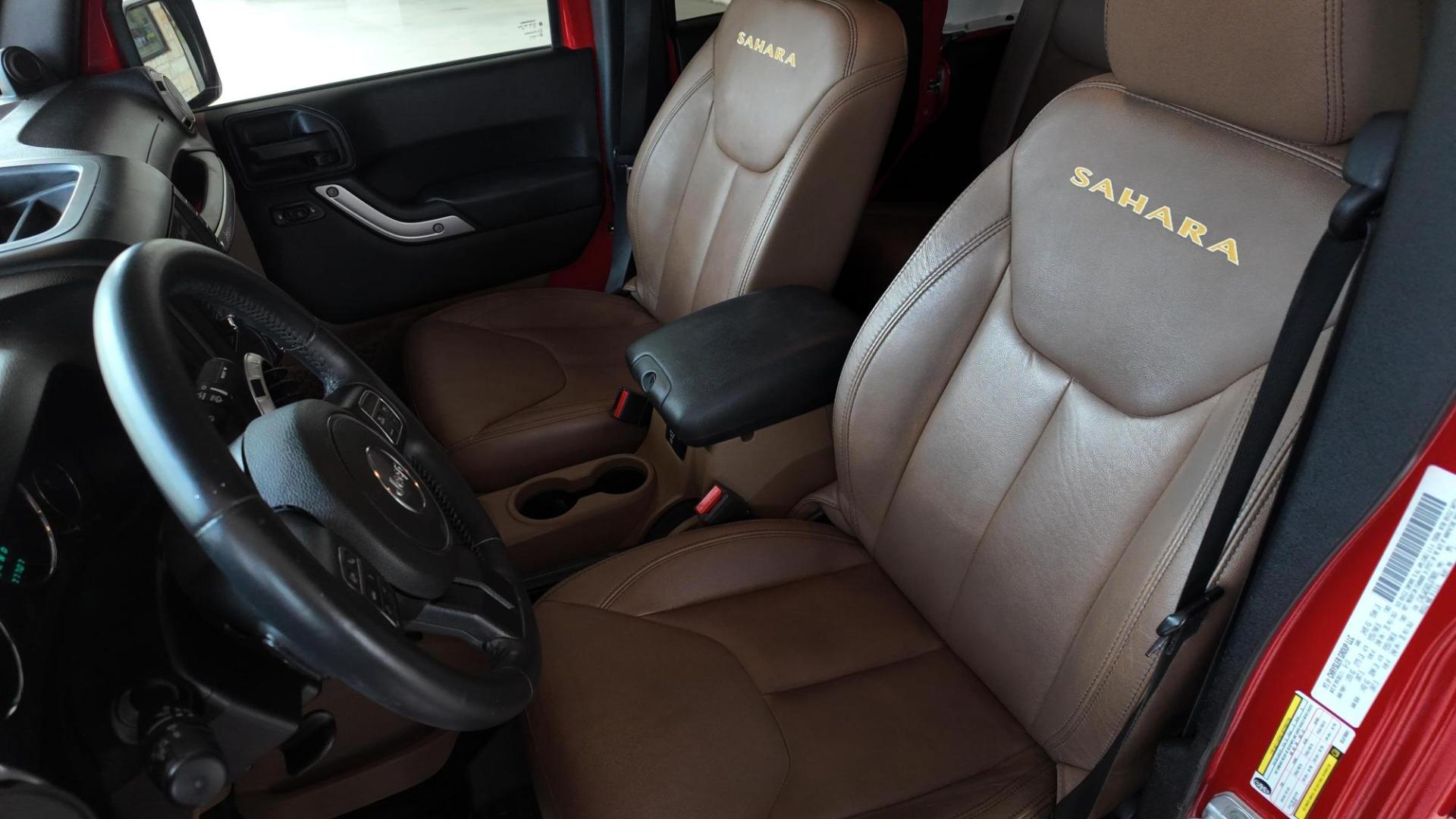 2013 /Black Cloth Interior Black Leather Interior Black/ Jeep Wran 45732 (1C4BJWEG6DL) with an 3.6L V6 DOHC 24V FFV engine, 5-Speed Automatic6-Speed Manual transmission, located at 605 West Oak Street, West, TX, 76691, (254) 826-5852, 31.803501, -97.098549 - Photo#7