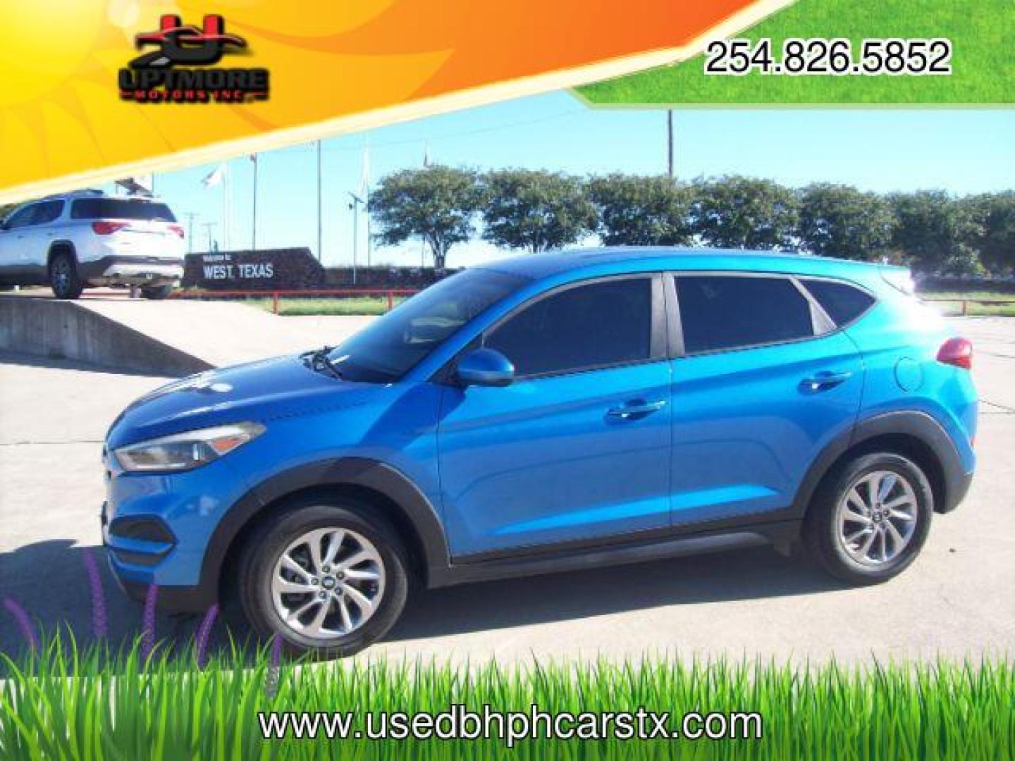 2017 Blue /Black, cloth Hyundai Tucson SE (KM8J23A43HU) with an 2.0L L4 DOHC 16V engine, 6-Speed Automatic transmission, located at 605 West Oak Street, West, TX, 76691, (254) 826-5852, 31.803501, -97.098549 - Photo#0